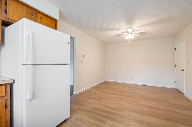 Building Photo - 721 Mayfield Ave