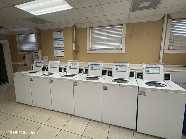 Building Photo - 311 W Ashley St