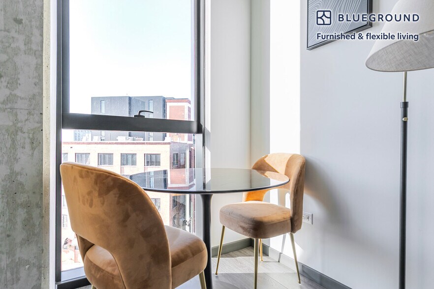 Building Photo - 1400 W Randolph St