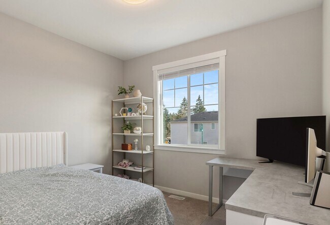 Building Photo - Newly Remodeled 4bed/2.5bath Home in Gig Harbor!