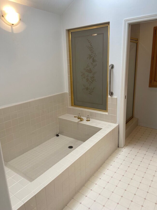 Building Photo - American River Canyon Folsom - 3 Bdrm, 3 Bath in gated community