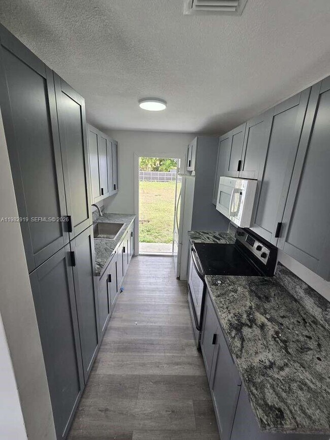 Building Photo - 26633 SW 138th Ct