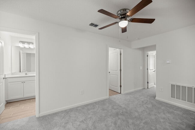 Building Photo - 3520 SE 37th Ave Rd