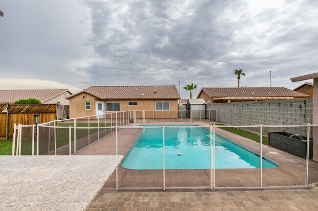 Building Photo - 437 Waterwheel Falls Dr