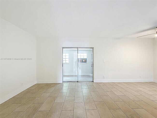 Building Photo - 1379 Seaview