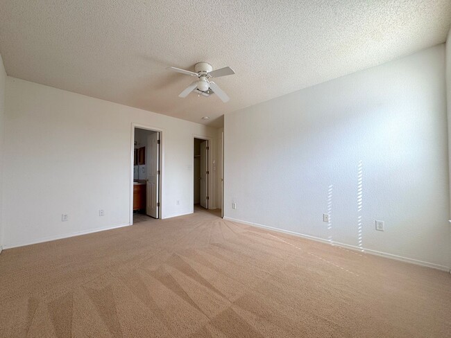 Building Photo - Northeast El Paso 3 Bed Refrig A/C