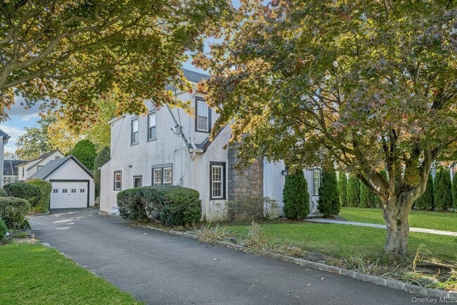 Building Photo - 164 Nelson Rd