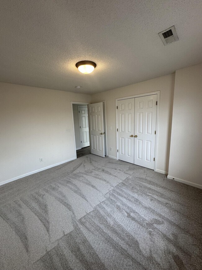 Building Photo - 6112 Hedgecock Cir