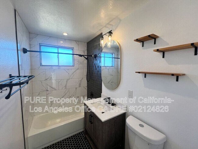 Building Photo - 980 W Battery St