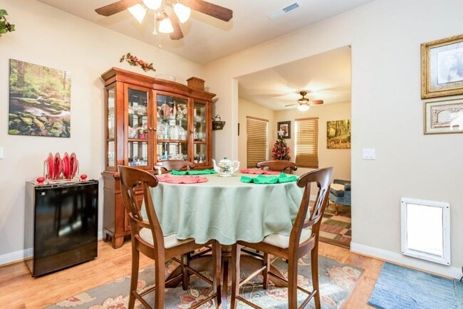 Building Photo - 3 Bedroom Home In South Pointe Subdivision...