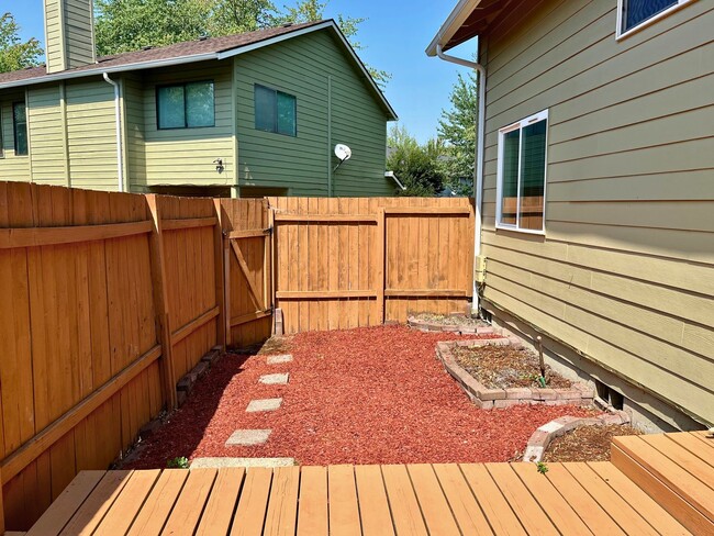 Building Photo - (WES) Spacious 2-Bed, 2-Bath Condo with Lo...