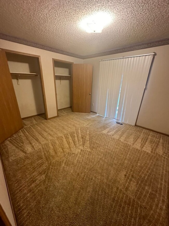 Building Photo - COMING SOON!! 2 Bedroom, 1 Bath Bottom Lev...