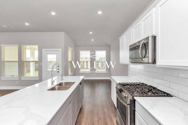 Building Photo - Incredible 3-Bedroom Home in a GREAT Commu...
