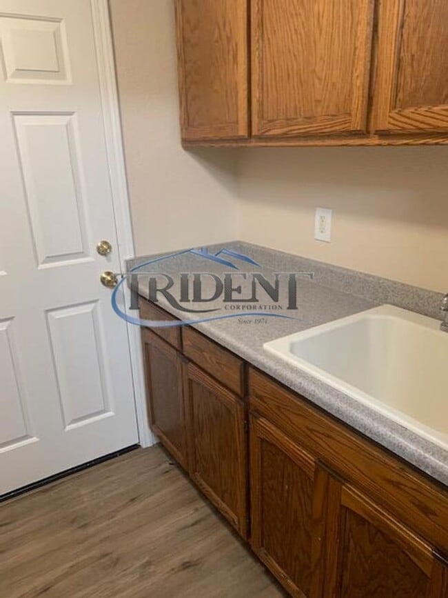 Building Photo - 1022/1024 Gilliland Drive