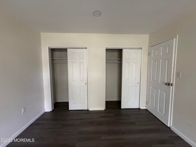 Building Photo - 289 Main St