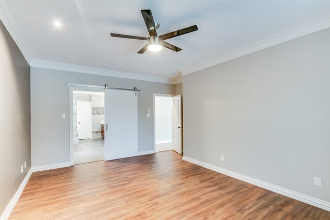 Building Photo - 5125 Carriage Bend Dr