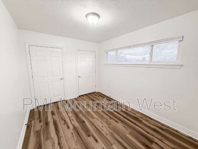 Building Photo - 373 E 150 N