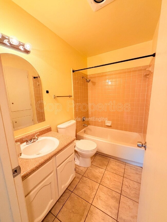 Building Photo - 9319 Cliff Point Dr