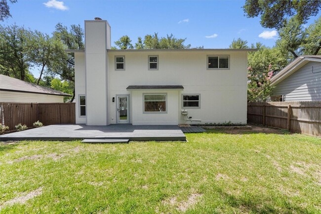 Building Photo - 9730 Anderson Village Dr