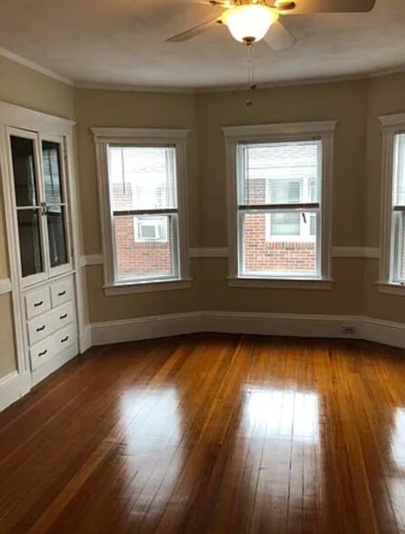 Building Photo - 39 Olcott St
