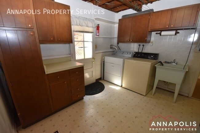 Building Photo - 378 Harwin Dr