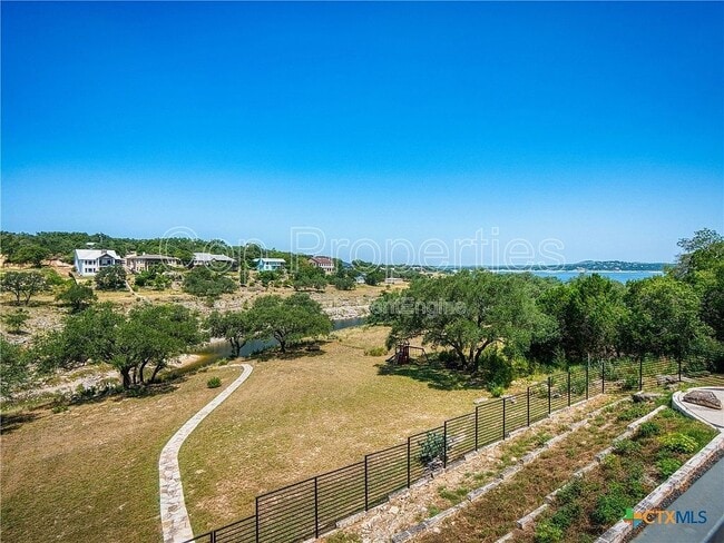 Building Photo - 321 Village View Dr