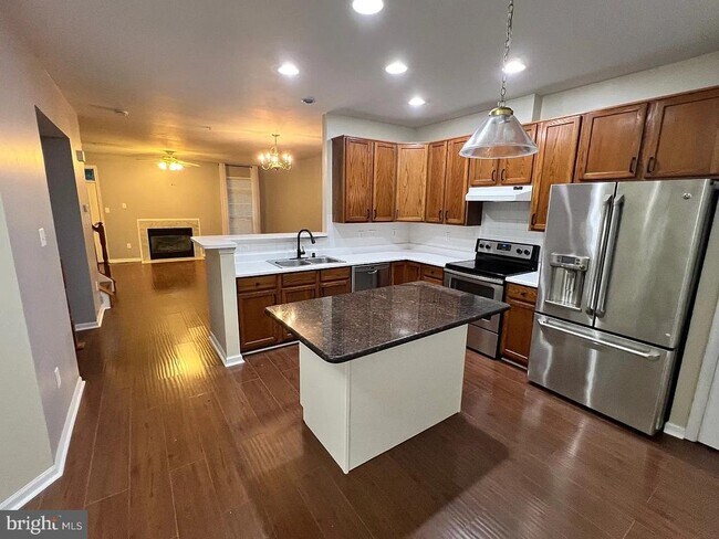 Building Photo - 439 Amelanchier Ct