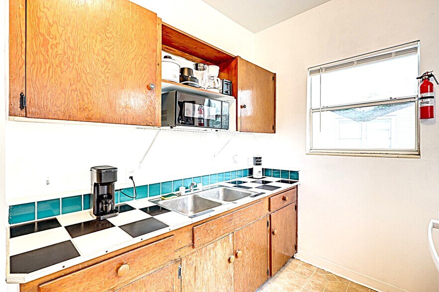 Building Photo - 2604 Post St