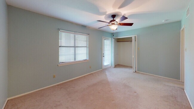 Building Photo - Casablanca Condo #124