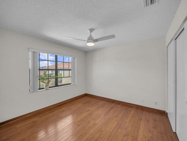 Building Photo - 1744 Shoreside Cir