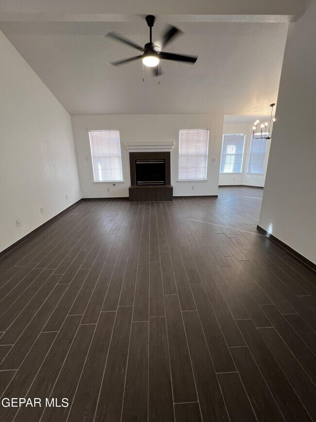 Building Photo - 7115 Oval Rock Dr