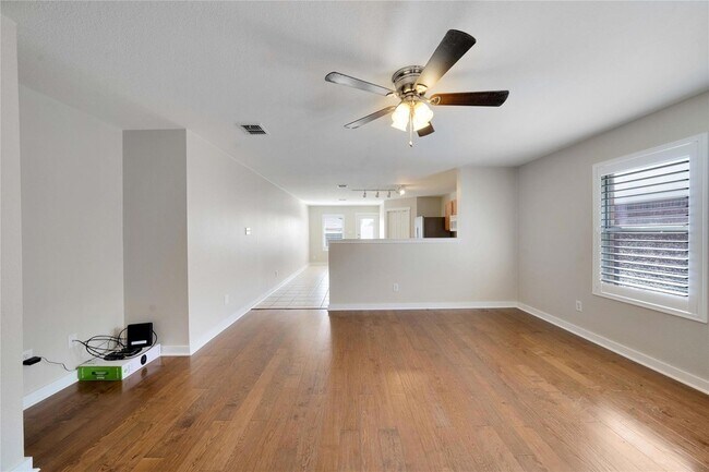 Building Photo - 716 Preston Dr