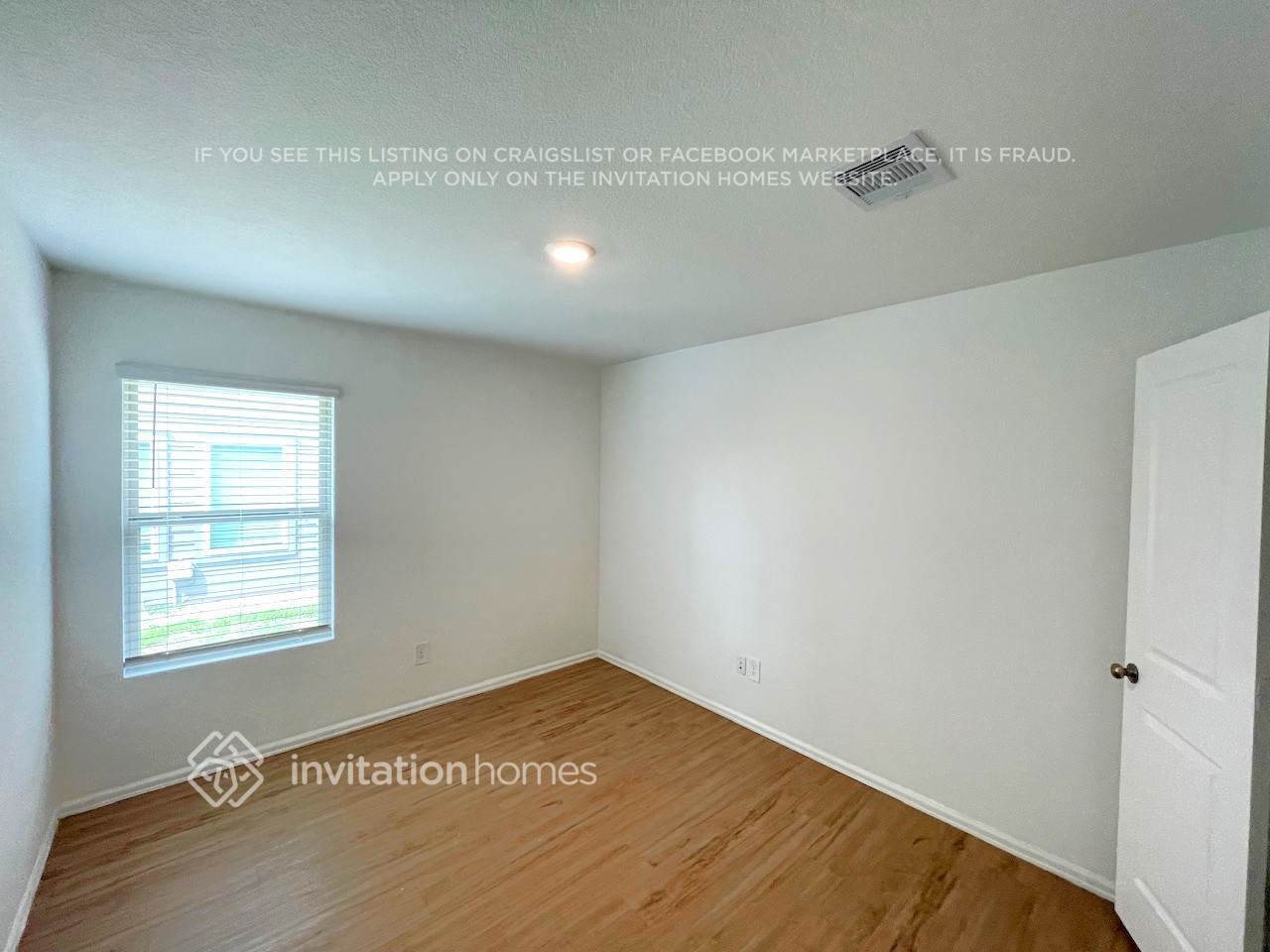 Building Photo - 18739 Mercer Fls Dr