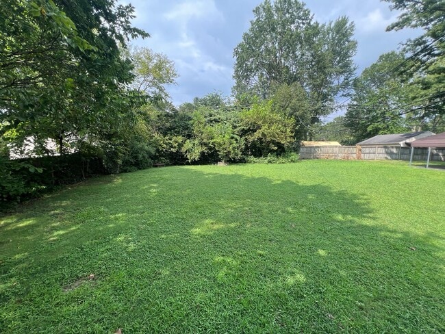 Building Photo - Very Spacious 3 bdrm/1 bth House Located in Henrico's West End!!