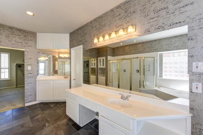 Building Photo - 19230 Canyon Bay Dr