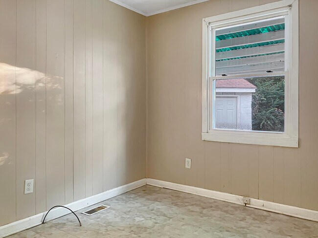 Building Photo - 1991 Higdon St