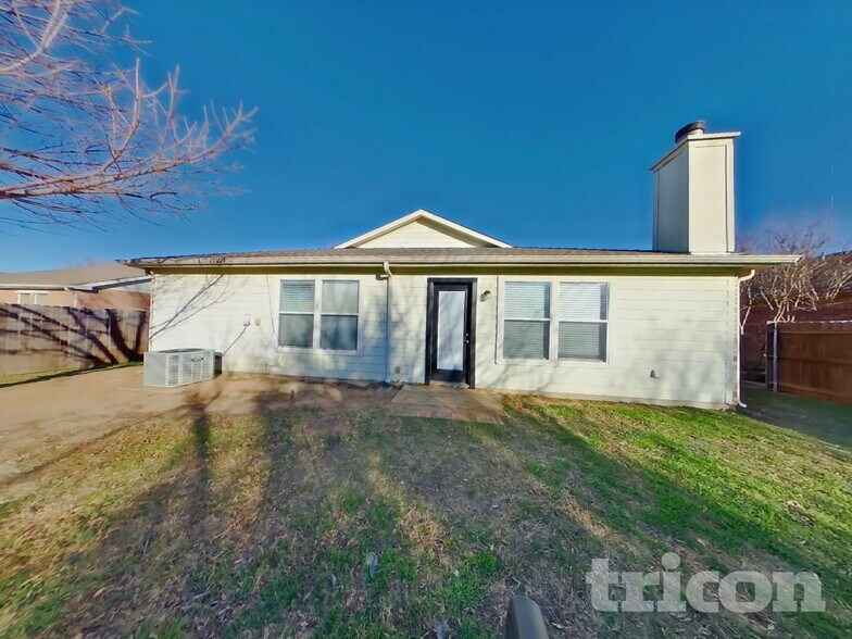 Building Photo - 4512 Merlot Dr