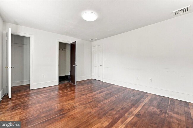 Building Photo - 162 Rosemont Ave