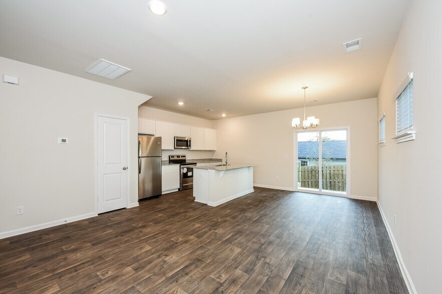 Building Photo - 619 Green Wigeon Rd