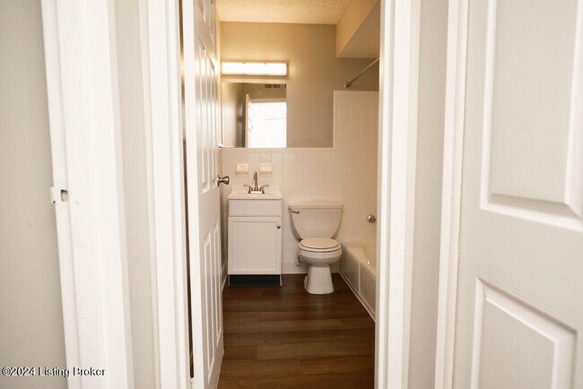 Building Photo - 4303 Landside Dr
