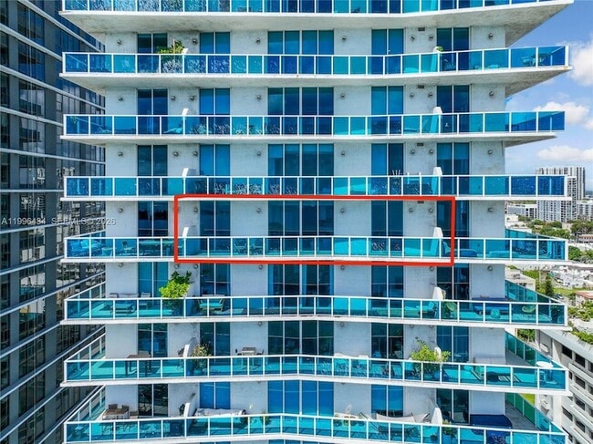 Building Photo - 700 NE 25th St