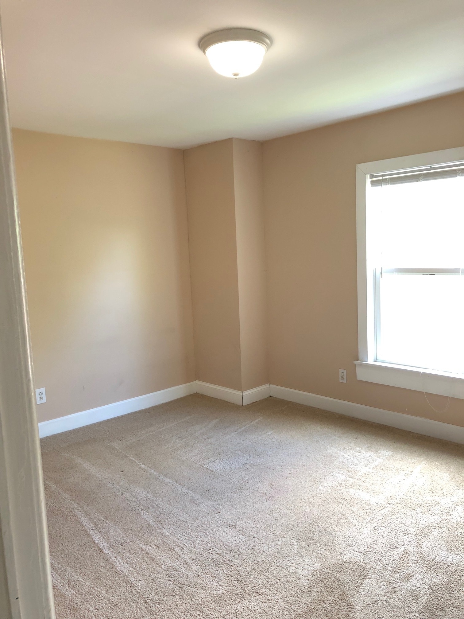 Building Photo - 630 S Washington St