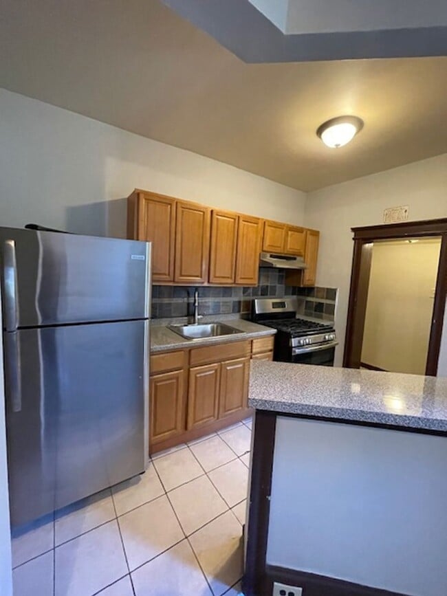 Building Photo - Amazing 3BD/1BA Allegheny Available NOW!