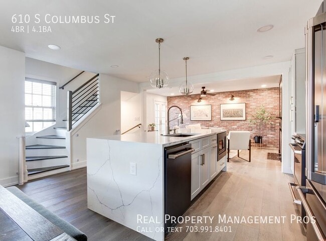 Building Photo - Stunning Corner Townhouse, Old Town Alexan...