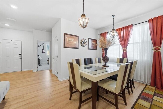 Building Photo - 196 Summit Pointe Dr