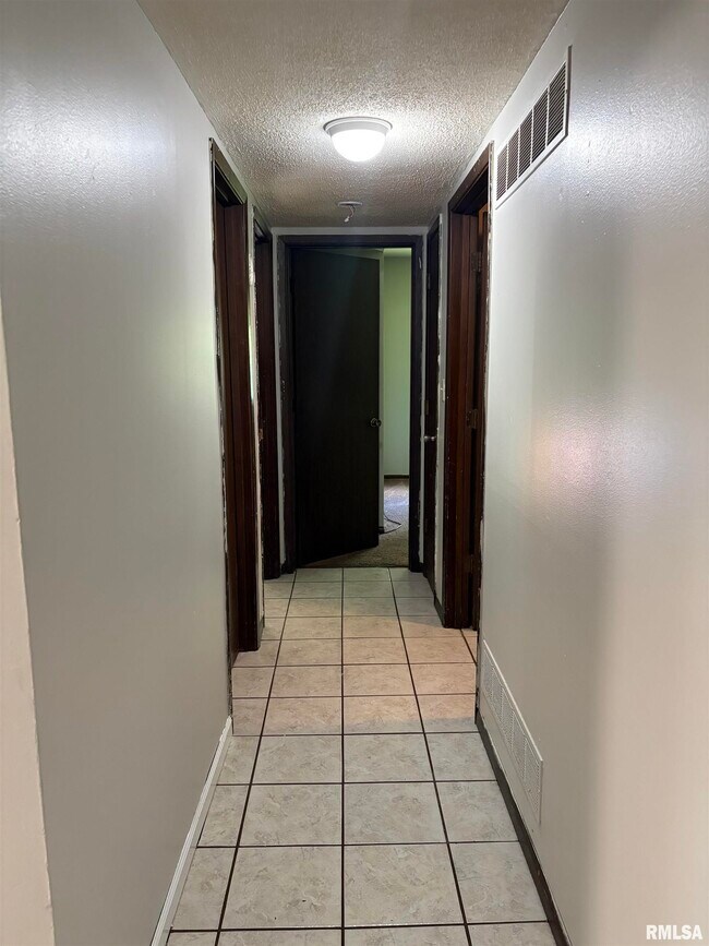 Building Photo - 3617 W Richwoods Blvd