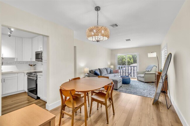 Building Photo - 1150 Madruga Ave