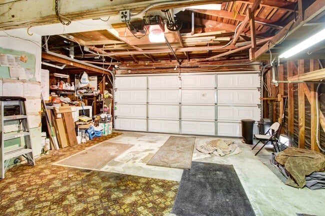 Building Photo - Stunning Mid-Century Modern Home with Pool for Rent for the First Time in Diamond Bar, California!