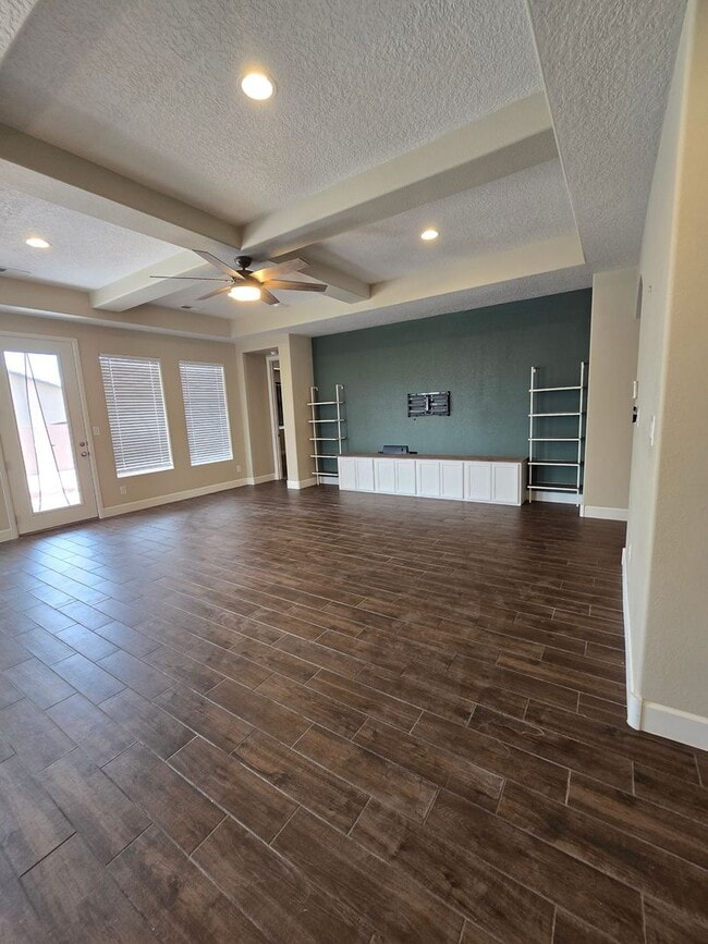 Building Photo - COMING SOON! Beautiful 4 bed, 3.5 bath in ...