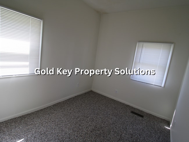 Building Photo - MUNCIE Cozy 2 BR 1 BA House with Main-Level Laundry (NO SECTION 8)